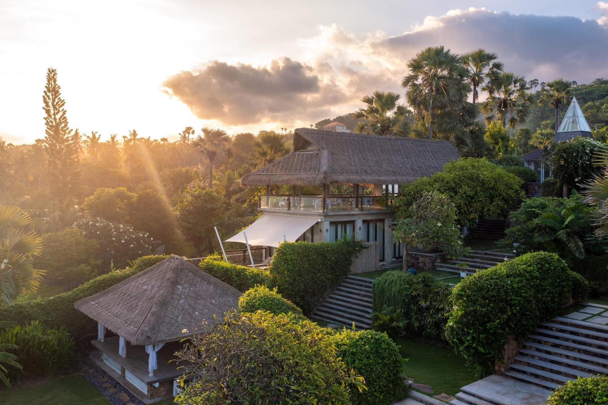 Shunyata Villas Bali Seraya Exterior photo